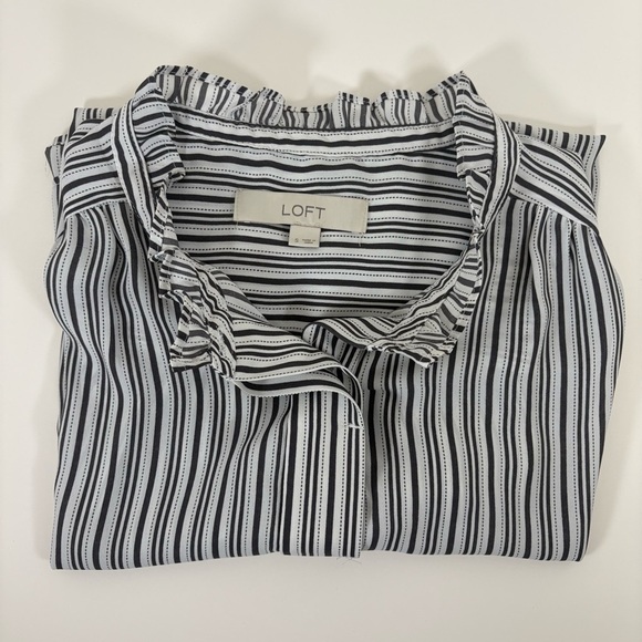 Ann Taylor LOFT Black and Gray Ruffled Sleeveless Blouse Shirt Top S Small NWOT - Picture 3 of 4